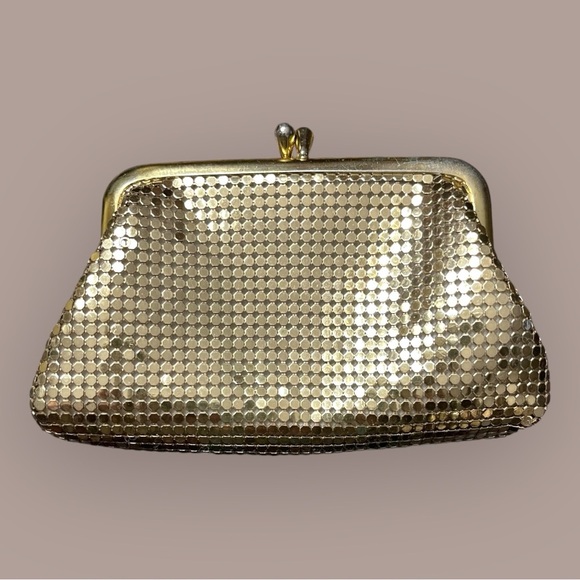 Vintage Estate Whiting & Davis Co Gold Tone Mesh Coin Purse - Picture 1 of 6
